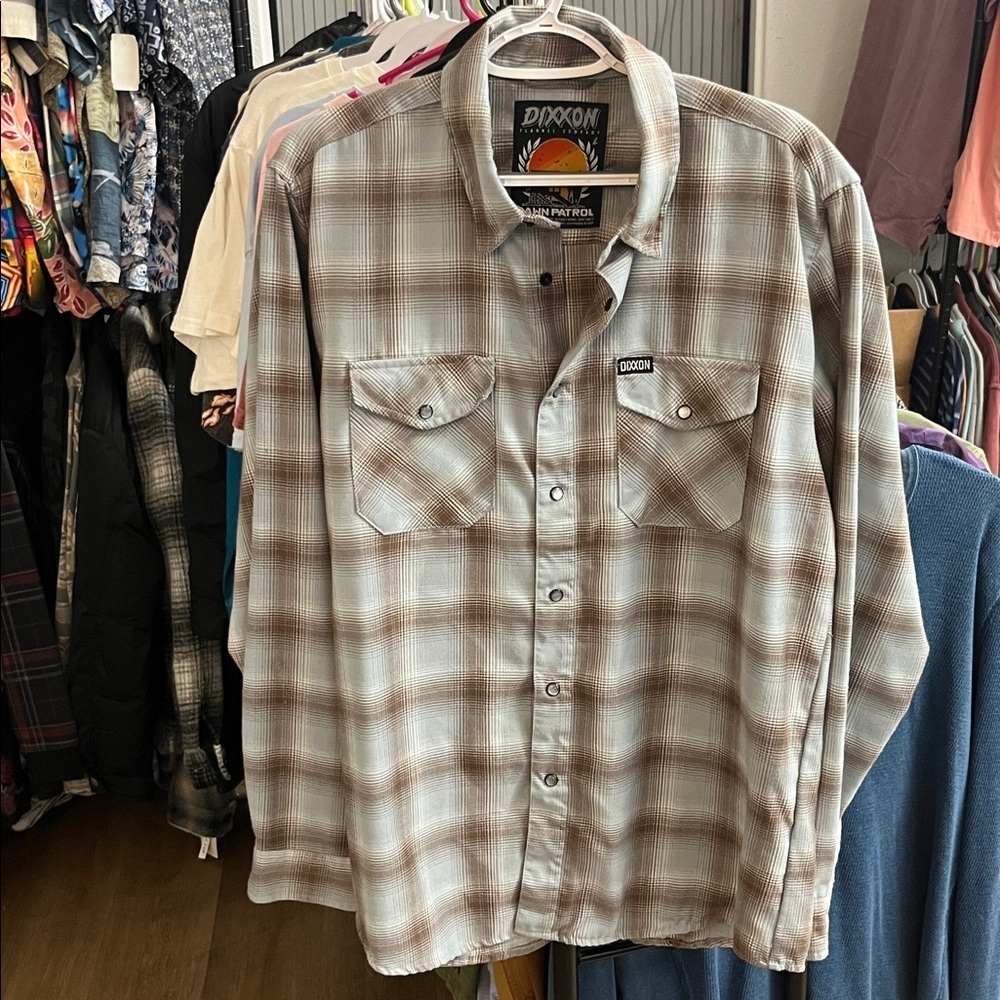 DIXXON “Dawn Patrol” long sleeve button down flannel shirt with snaps. Mens L